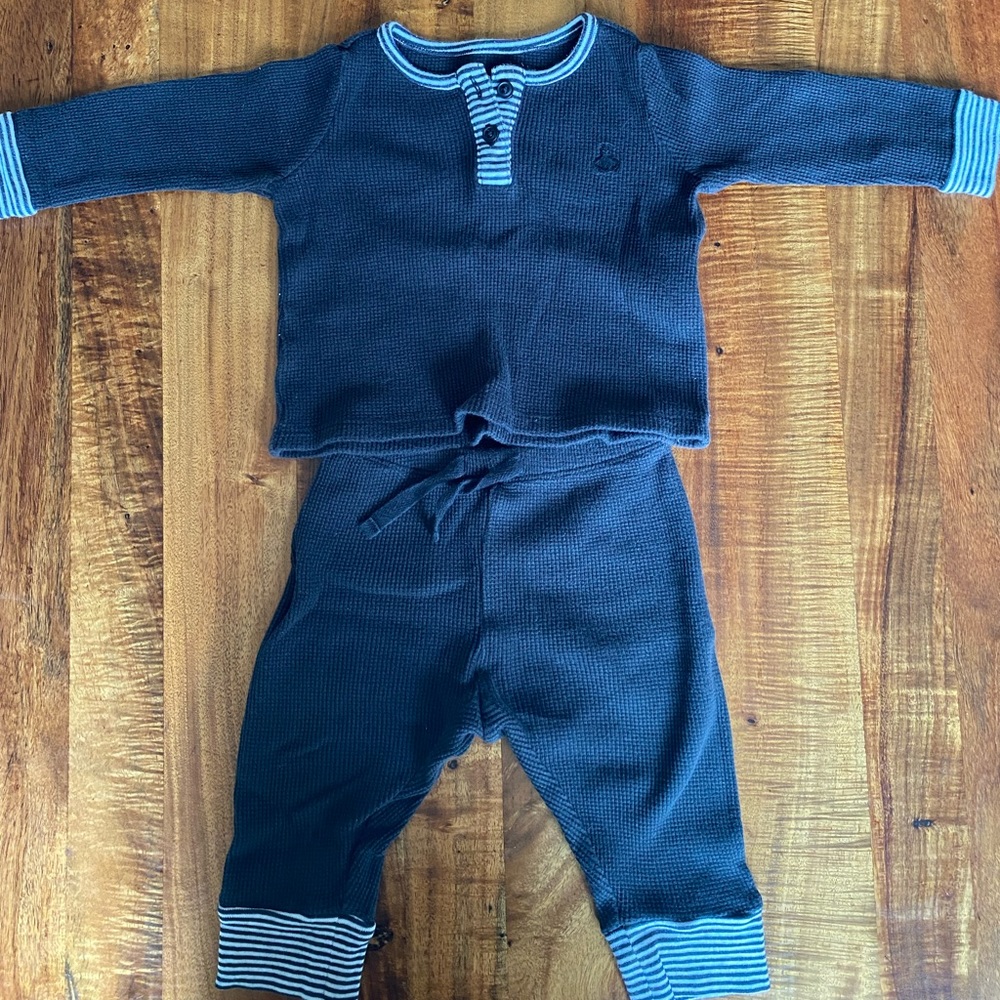 GAP Baby waffle black thermals set size 6-12mo